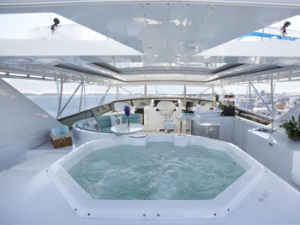 jacuzzi-on-deck